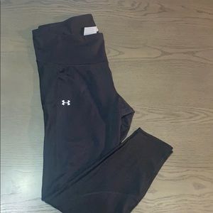 Under armour heat gear legging.